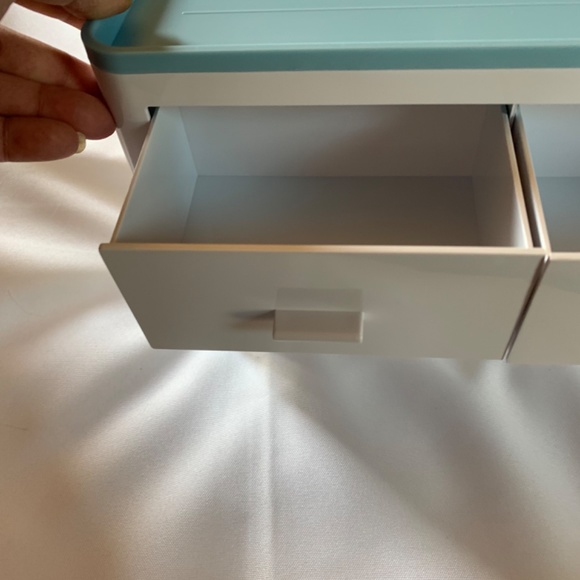 NIB! Four Cup Toothbrush Rack in Blue and White! - Picture 15 of 16